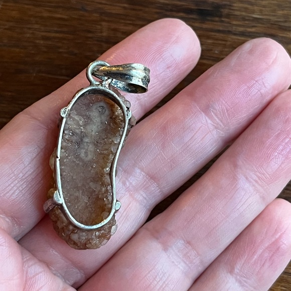 Handcrafted Druzy Agate Quartz Pendant set in Sterling Silver!  Gently loved! - Picture 5 of 8